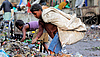 Kleiner Müllsammler in Kolkotta